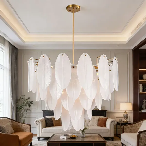 ວັດສະດຸໃດທີ່ໃຊ້ໃນ chandeliers ທີ່ທັນສະໄຫມ?